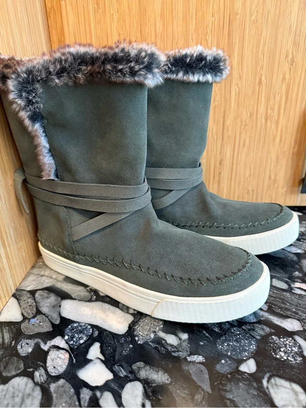 TOM VISTA WATERPROOF SUEDE FOREST WOMEN SIZE 7.5 NWT